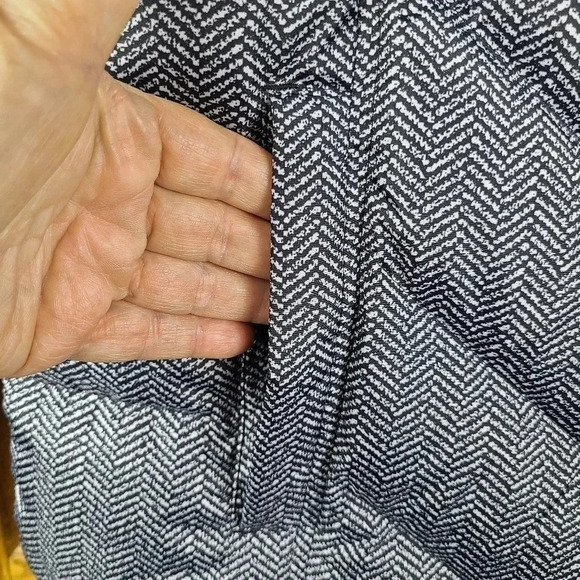 Lands' End black and grey Chevron puffer coat - Picture 6 of 11